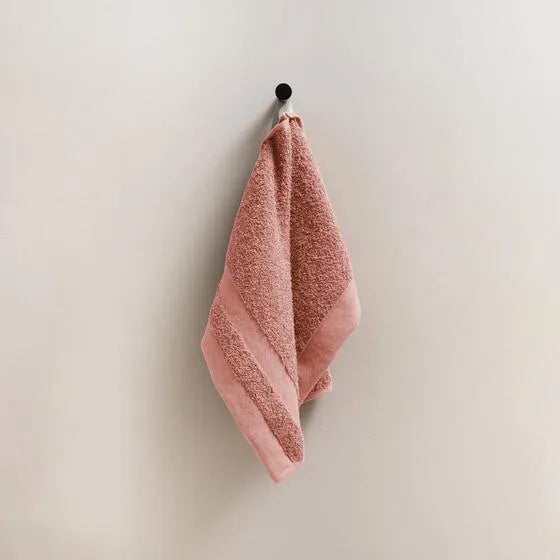 Duurzame roze Luna gastendoek (3 stuks) van 67% gerecycled katoen en 33% polyester, 500 g/m², hoge kwaliteit, zacht, absorberend en sneldrogend.