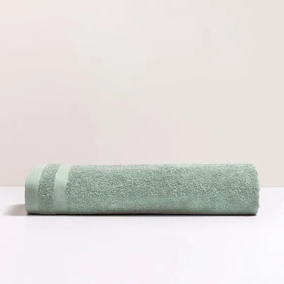 Duurzame eucalyptus Luna maxi badhanddoek van 67% gerecycled katoen en 33% polyester, 500 g/m², hoge kwaliteit, zacht, absorberend en sneldrogend.