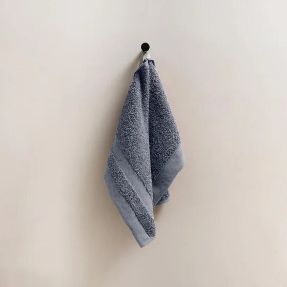 Duurzame blauwgrijs Luna gastendoek (3 stuks) van 67% gerecycled katoen en 33% polyester, 500 g/m², hoge kwaliteit, zacht, absorberend en sneldrogend.