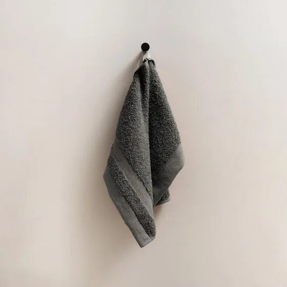 Duurzame ijzergrijs Luna gastendoek (3 stuks) van 67% gerecycled katoen en 33% polyester, 500 g/m², hoge kwaliteit, zacht, absorberend en sneldrogend.